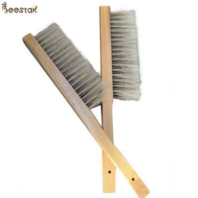 China Farms Double Row Wooden Handle Bee Brush Beekeeping Tools Hoard Bee Sweeper Bee Cleaning Brush for sale