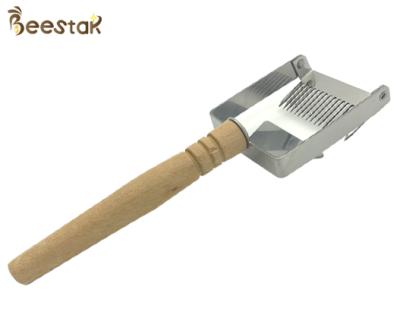 China Brush Honey Uncapping Tools, 17 Needle Wooden Handle Farms Beehive Uncapping Fork for sale