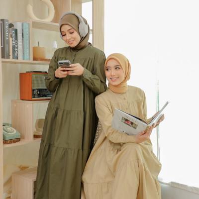 China Breathable Casual Long Sleeve Cotton Blend Dress Arabic Muslim Ladies Pleated Maxi Dress With Buttons for sale