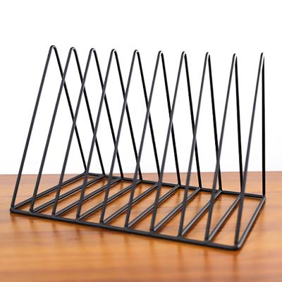 China Nordic Wholesale European Room Office Study Triangle Metal Magazine Rack Folder Organizer Decorative Desktop Bookends for sale