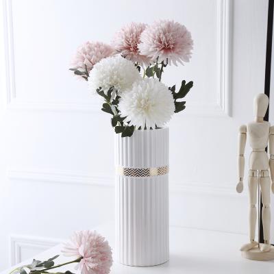 China Art Decor New Design Nordic Style White Ceramic Flower Vase For Home&Wedding Decoration for sale