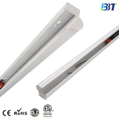 China diodo emissor de luz 130lm/w Lowbay de 40W 1200MM linear com entrada traseira, luz conduzida do sarrafo à venda