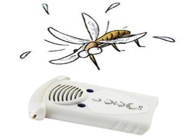 China Small Ultrasonic Electronic Mosquito Repellent Devices Light Weight for sale