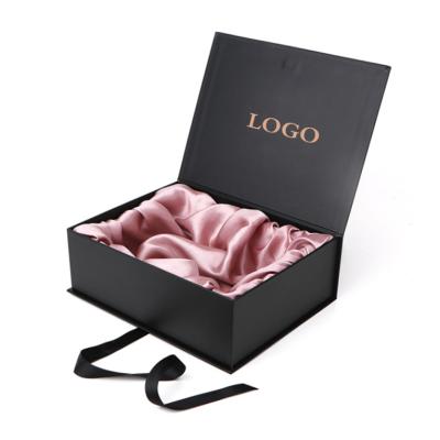 China Good Quality Recyclable Folding Competitive Price Clothes Magnetic Gift Wrapping With Ribbon Magnet Box for sale