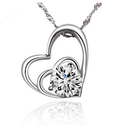 China Classic Triple Heart Jewelry Women Rose Gold Necklace Cubic Zirconia Vintage Hearts Design Necklaces Diamond Pendant Gemstone for sale