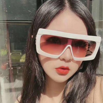 China Fashion Sun Glasses S9035 Ins Style Ladies Bezel One Piece Lens Oversized Sunglasses for sale