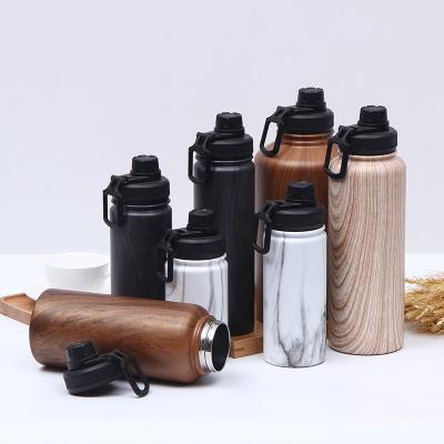 China Christmas Gift Custom Logo Sport Leakproof Stainless Steel Reusable Double Wall Vacuum Insulated Water Bottles With Straw Lids for sale