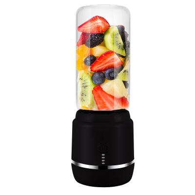 China Kitchen Appliances Usb Food Blender Easy Handling Electric Rechargeable Cup Fruit Blender Mini Hand Juicer Portable Smoothie Bottle for sale