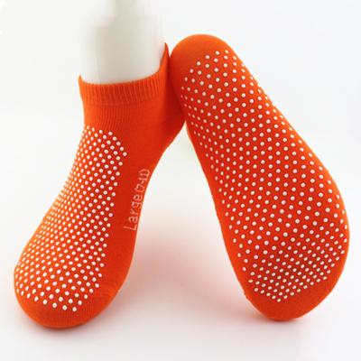 China China Hospital Quality Antibacterial Factory Wholesale Custom Antibacterial Slip On Non Slip Dots Socks For Adults for sale