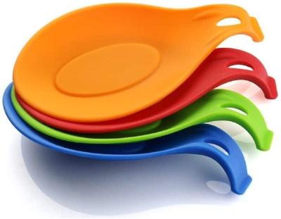 China Viable BPA Free Flexible Kitchen Silicone Spoon Rest Pocket Spoon Almond Shaped Holder for sale