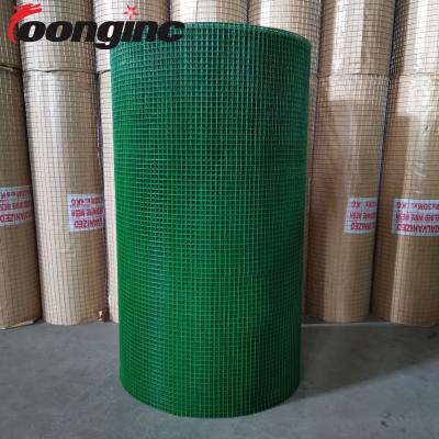 China Fence Green PVC Coated Welded Wire Mesh Privacy Garden Fence With PVC Welded Wire Mesh 12.7x12.7mm for sale