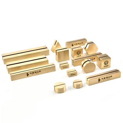 China Home Decoration Table Brass Holders Set Card Holder Picture Menu Business Card Holder for Office, Restaurant, Hotel, Cafe for sale