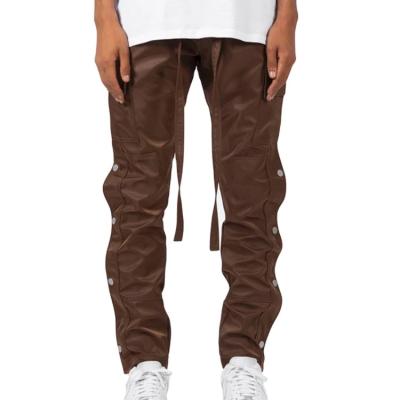 China Anti-pilling Cargo Pants Mens Nylon Pants Snap Button Detail Relax Zipper Fit Custom Cargo Pants for sale