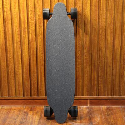 China Men USA Warehouse Current Dual Hub Motor Electric Skateboard Canada Electric Skateboard for sale