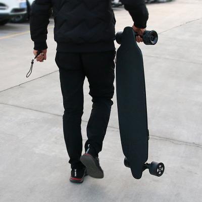 China 8 Ply Maple All Terrain 40kmh Electric Skate Board With 30km Long Range For Adults for sale