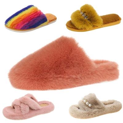 China 2021 Newest Ladies Plush Disposable Winter Fur Fluffy Hairy Women Slippers Luxury Warm Fuzzy Slides Indoor Slippers for sale