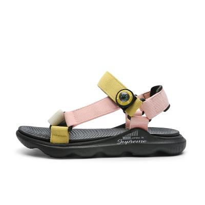 China Latest Design Waterproof Men Sport Beach Sandals Style Hot Box Customized Wholesale And Retail for sale