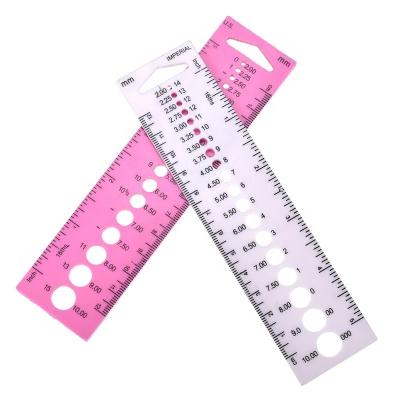 China Needle Convenient Measuring Knitting Measuring Tools Hand Knitting Needle Measure Crocheting Plastic Ruler Shape DIY Craft Tool for sale