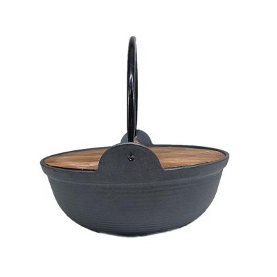 China 24cm Round Shape Heavy Duty Heavy Duty Pre-Seasoned Pot Japanese Wok Round Shape With Wooden Cover for sale