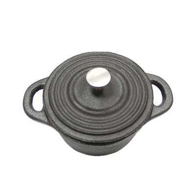 China China hot sale 10cm stainless steel knob durable black preseasoned oil coating pot mini cast iron kitchen beware with lid for sale