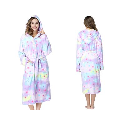 China Cheap 100% Factory Made Flannel QUICK DRY Polyester Light Weight Keep Hooded Bathrobe Warm Long Sleeve Pajamas for sale