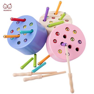 China Kids Catching Worm Early Educational Cognitive Magnetic Game Hand-eye Coordination Hook Game Insect Game Color Wooden Fishing Toy for sale