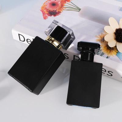 China Square Round Sprayer Empty Oil Glass Perfume Bottles Packaging for sale