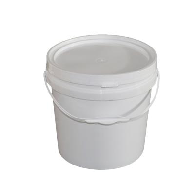 China Food Or Liquid Storage Container 5L PP Material Plastic Bucket For Paint With Handle for sale