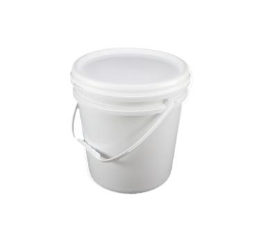 China Food Or Liquid Storage Container 5L PP Material Kitchenware Plastic Bucket For Paint With Handle for sale