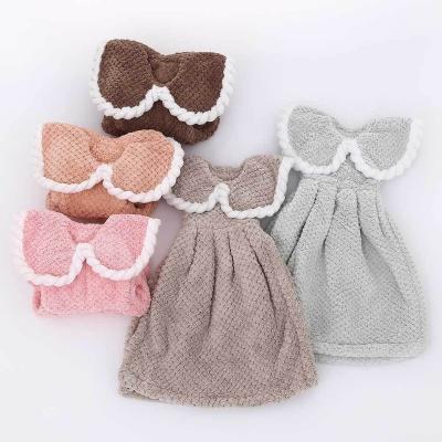 China Princess Dress Style Disposable Hand Hanging Drying Coral Fleece Kitchen Towel Absorbent Cleaning Cloth for sale