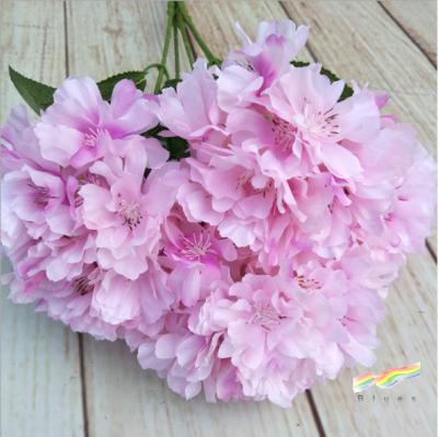 China Large 5 Strap Hydrangea Artificial Ivory Hydrangea Head Silk Flowers For Sale Home Wedding Decoration Wholesale for sale