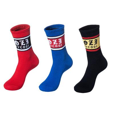 China QUICK DRY Cotton Man And Women Socks Low MOQ Crew Sports Socks Pac Man Socks for sale