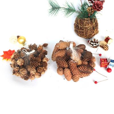 China Chirstmas Decoration Ornaments Decorative DIY Natural Yarn Pinecones Christmas Tree Rattan Decor for sale