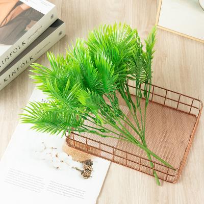 China 2021 real tropical palm leaf artificial plastic plant for yard wedding party decoration for sale