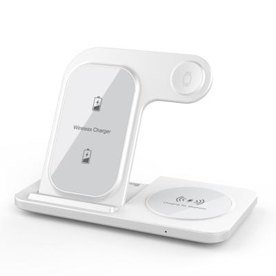 China Mobile Phone New foldable wireless charger 3 in 1 fast desktop stand  for Apple magnetic wireless charger for sale