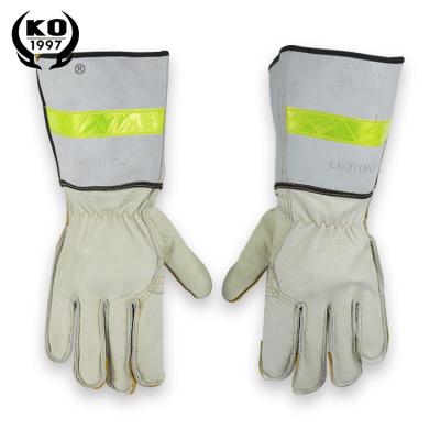 China Anti-Slip Customize Design Winter Snow Welding Gloves Warm Mechanical Sports Gloves for sale