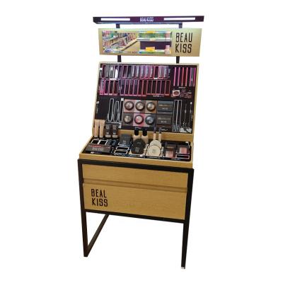 China Eco-friendly Material Fittings Retail Fancy Store Names Display Metal Makeup Display Stand Cosmetic Shop Furniture for sale