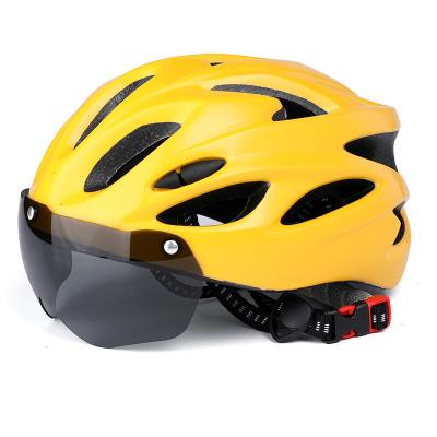 China Generic Bicycle Helmet Road Bicycle Helmet One-piece Mountain Equipment Suction Recycling Magnetic Riding Helmet for sale