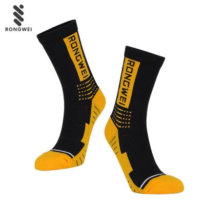 China Professional Basketball Sports Antibacterial Custom Yellow Non Slip Socks For Men for sale