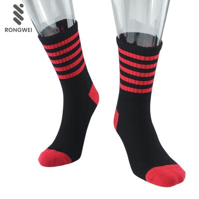 China Antibacterial Wholesale Cotton Crew Socks Red-Black Custom Selite Basketball Socks for sale