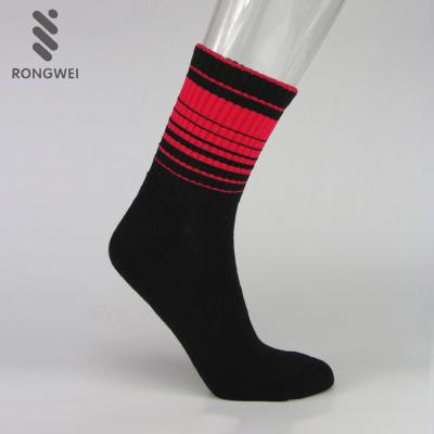 China Custom Coil Men's Personality Antibacterial Design OEM Color Crew Sports Socks for sale