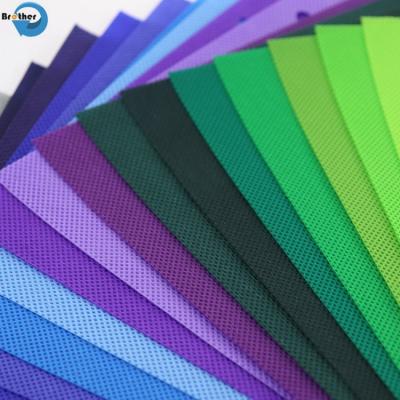 China Waterproof High Quality Colorful PP Non Woven Fabric Spunbond Nonwoven Fabric Roll zu verkaufen