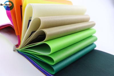 Cina 100%PP/Polypropylene Spunbond Non Woven Fabric for Furniture/Shopping Bags etc. in vendita