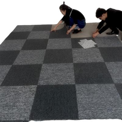 China Hotel Washable Black And Gray Square Carpet Tiles Flooring Level 10 Meeting Comercial Use Office Carpet for sale