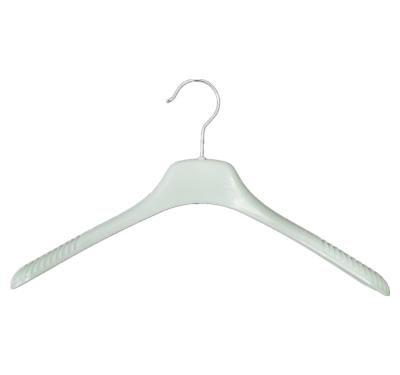 China Save Space 38cm White Plastic Suit 15inch Wide Shoulder Non-Slip Hanger for Supermarket Clothing Store Fashion Store Organizer for sale