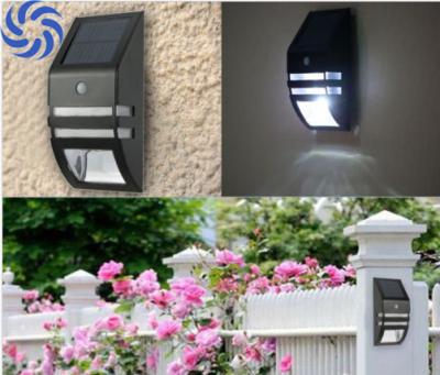 China Instalación rápida de la seguridad del acabado en negro del metal de la luz solar del sensor para la decoración casera en venta