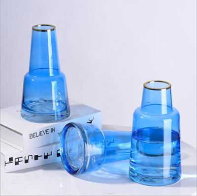 China The new classic/postmodern glass vase glass factory produced the hot sale glass vase for home decoration for sale