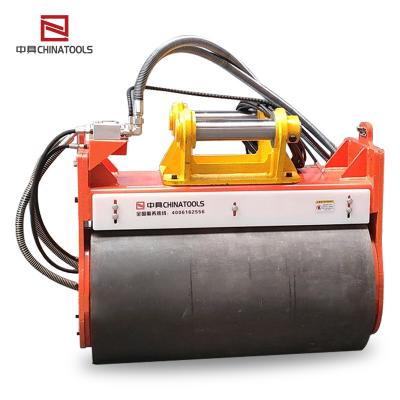 China Construction And Mining Excavator Hydraulic Vibratory Slope Compactor Roller With 710mm Drum for sale