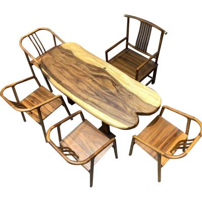 China Natural Design Furniture Rustic Home Restaurant Solid Wood Rough Wood Solid Wood Dining Table for sale