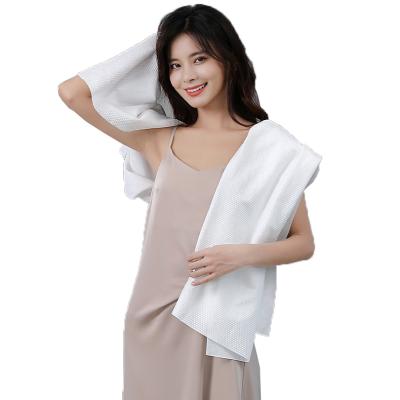 China OEM Factory Hot Sale Child Safe Soft Nonwoven Hotel Disposable Bath Towel for sale